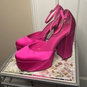 SOLD courtz2020 Madden Girl Dion Platform Pump Magenta Satin